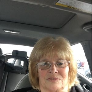 Meet your Posher, Debbie